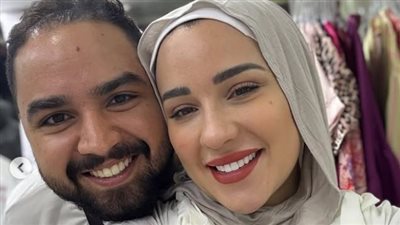 أسما شريف منير تعلن ارتدائها للحجاب (صور)