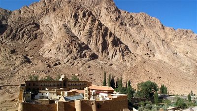 الإعلام العبري يشن هجوما على مصر بخصوص مشروع تطوير سيناء، السياحة ترد