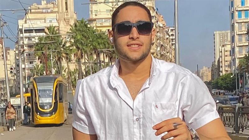 البلوجر أدهم سنجر