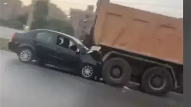 مطاردة فتيات طريق