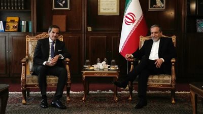 اجتماع حاسم مع جروسي في القاهرة، إيران تعيد رسم قواعد التعاون مع الوكالة الدولية للطاقة الذرية 