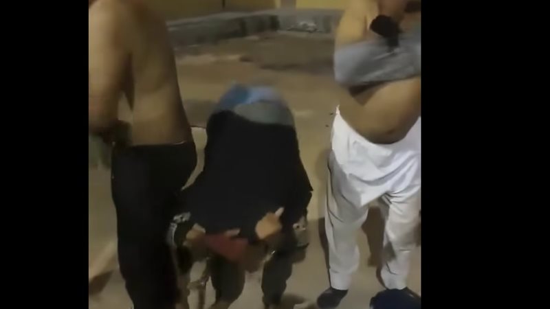 عمال مصريين محتجزين