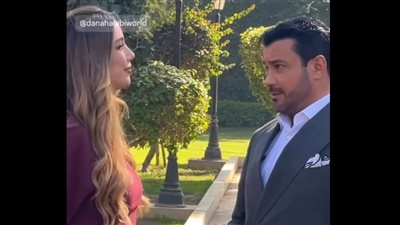 قصة زواج محمد رجب ودانا حلبي، مين حب التاني الأول؟ (فيديو)