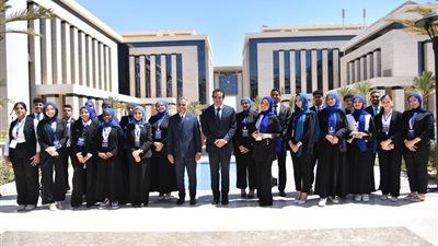 وزير الصحة يبحث مع 