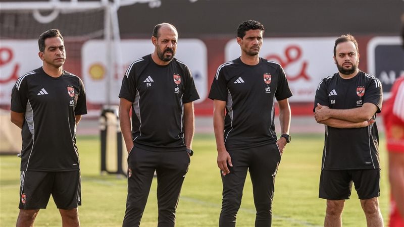 الجهاز الفني للنادي