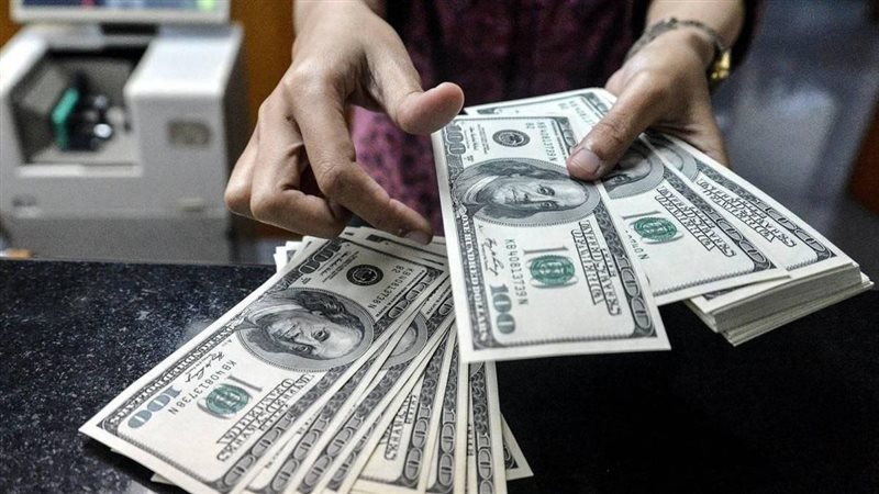 تباين في أسعار الدولار