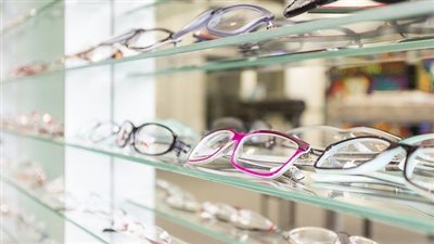 هل تنخفض أسعار النظارات 2025؟، مصر تصنع أول منتج بمكونات محلية بنسبة 90%| خاص