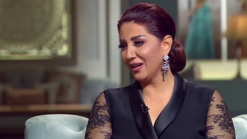 وفاء عامر