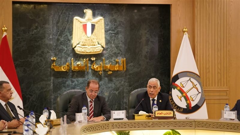 لقاء تاريخي بين النائب