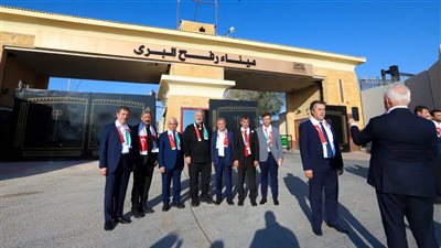 30 نائب تركي من أمام معبر رفح: مواقفنا متطابقة مع مصر بوقف الحرب 