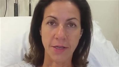 شاهد القبض على مذيعة شهيرة بعد نشر ابنتها مقطع فيديو فاضح، ما القصة؟