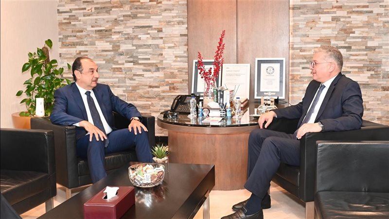 شراكة بين قطاع الأعمال