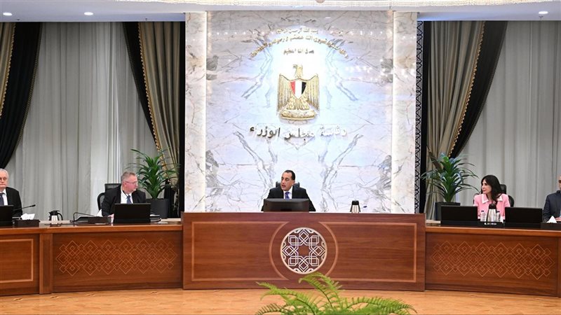رئيس الوزراء يستقبل