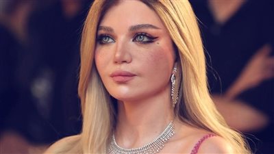 سيبقى الياسمين أبيض مهما خانته الفصول، ياسمين الخطيب تثير الجدل مجددًا (شاهد بالصور)