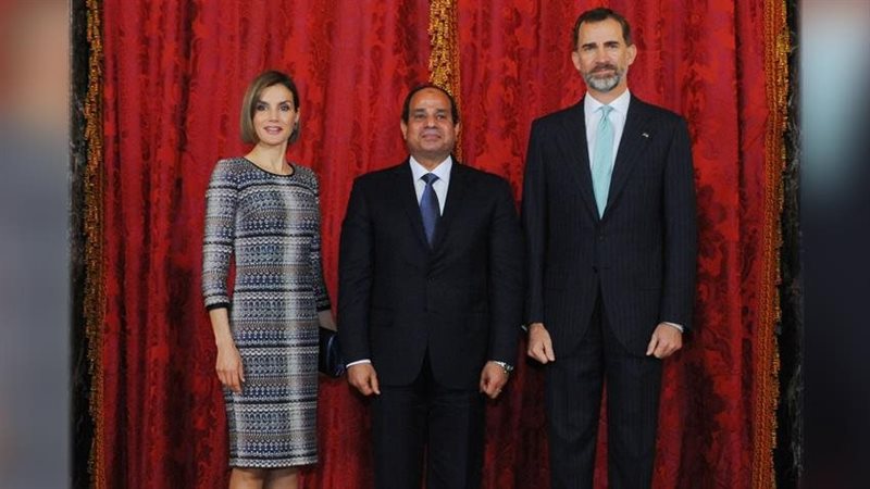 السيسي يستقبل ملك