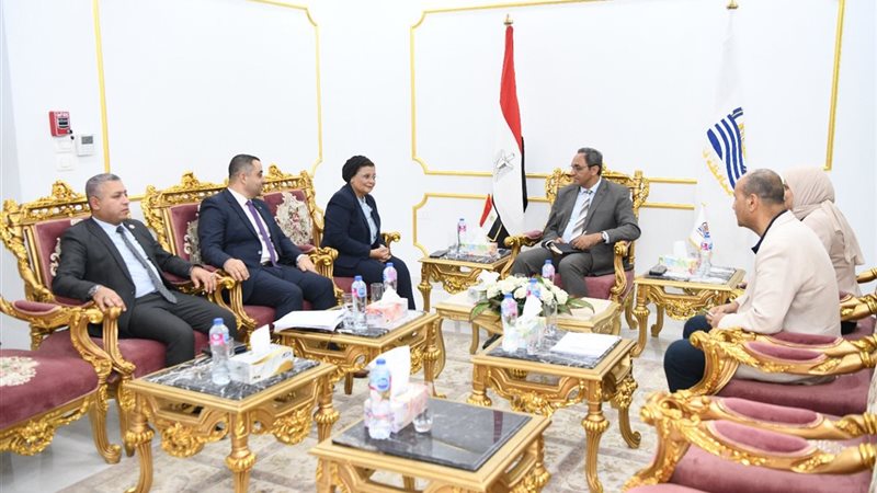 نائب وزير الصحة ومحافظ