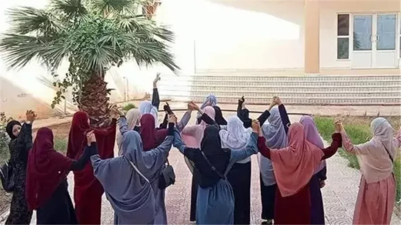 الملابس المحتشمة