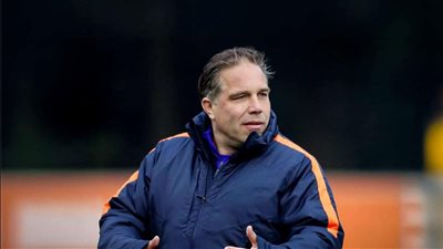 الأهلي يعلن تعيين الهولندي أرت لانجيلير مديرًا فنيًّا لقطاع الناشئين لكرة القدم