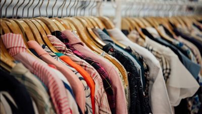 كيف تبدأ تجارة الملابس الجاهزة 2025؟، عضو الشعبة يمهد الطريق لصغار المستثمرين|خاص