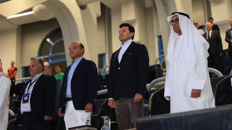 وزير الرياضة يفتتح