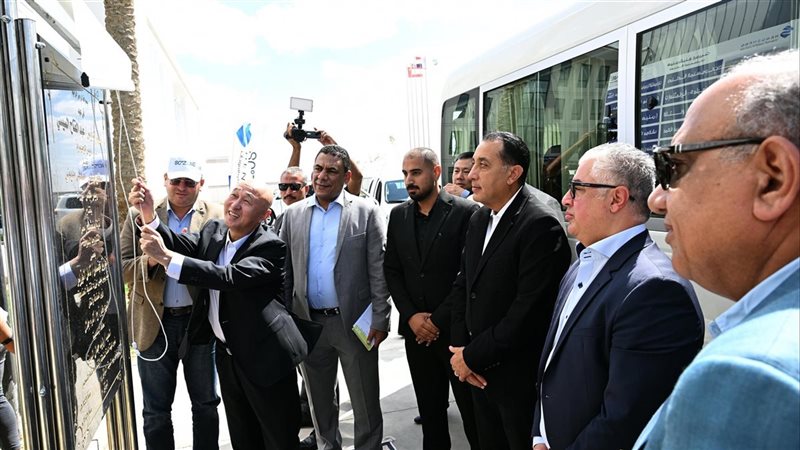 رئيس الوزراء يفتتح