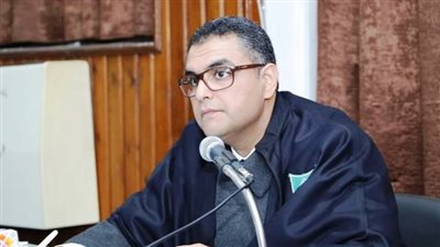 وزير الأوقاف يعزي الدكتور أسامة رسلان في وفاة والدة زوجته