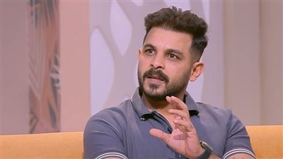 محمد رشاد: والدي رفض دخولي عالم الغناء عشان حرمانية الفلوس (فيديو)