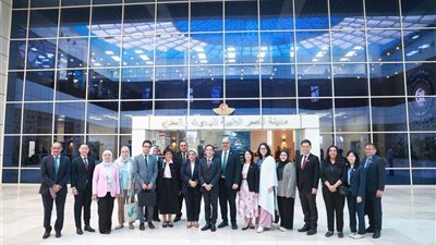 معهد ناصر يستعرض إمكانياته، والوفد السنغافوري يطلع على الخدمات الطبية المقدمة 