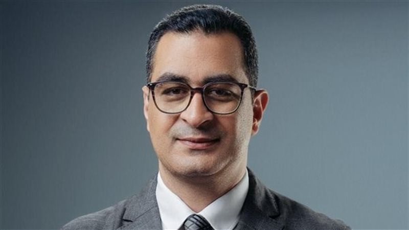 محمود طاهر، الأمين