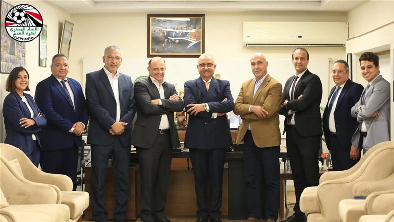 اتحاد الكرة يهنئ