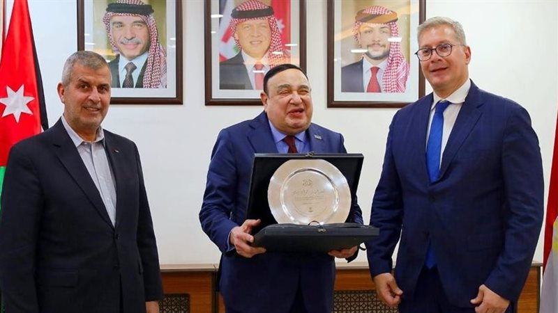 وزير البترول في زيارة