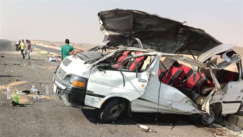 انقلاب سيارة ميكروباص