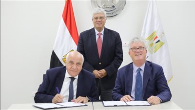 تجديد بروتوكول تعاون بين جامعة المستقبل وكورك الأيرلندية (صور)