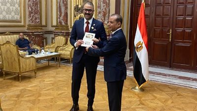 بعد تسلم صاحب قصر الكبابجي كارنيه عضوية الشيوخ: ملف الصحة من أولوياتي