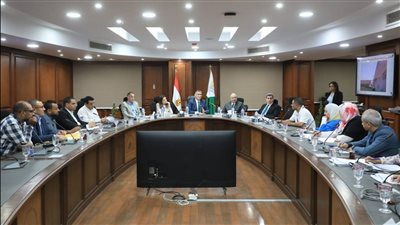 لقاء جماهيري بالجيزة، المحافظ يتدخل لحل مشكلات الكهرباء والمخالفات التموينية