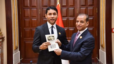  النائب محمد مظلوم بعد تسلم بطاقة الشيوخ: محطة فاصلة ومسؤولية وطنية لخدمة المواطن