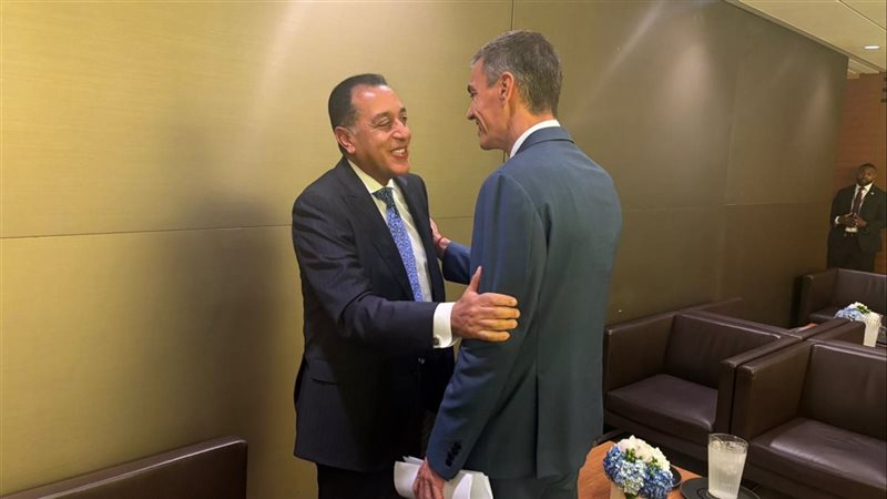 رئيس الوزراء يلتقي