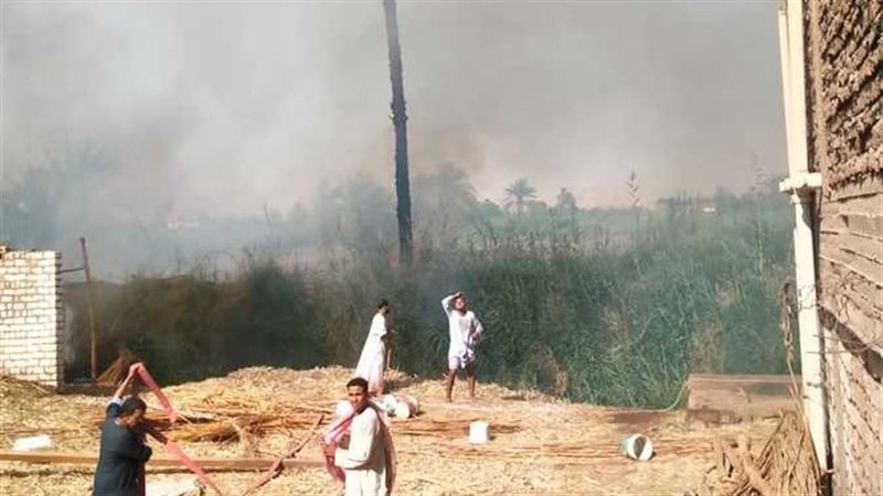 حريق منزلين بأسوان