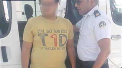 بعد تداول الفيديو، القبض على تباع بملامسة طالبة اثناء سيرها بالشارع بسوهاج 