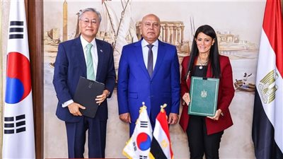 مصر وكوريا الجنوبية توقعان منحة بـ10 ملايين دولار لتطوير مراكز صيانة السيارات الخضراء