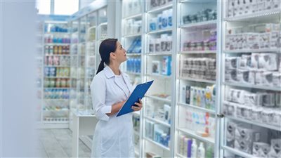 منها الورش والدليفري والصيدليات، أنشطة مُستثناة من تطبيق التوقيت الشتوي