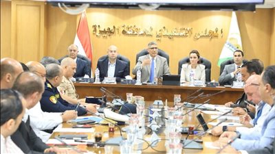 محافظ الجيزة: تكثيف الرقابة على خطوط السرفيس وتنظيم حركة النقل بشوارع المحافظة