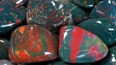 أنواع الأحجار الكريمة وفوائدها بالصور، الياقوت الأحمر يمنحك القوة الجسدية والعاطفية 