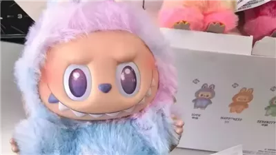 بريطانيا تعلن الحرب على لابوبو وتصادر مئات الدمى حفاظًا على الأطفال 