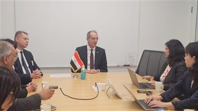 وزير الاتصالات يبحث مع شركات عالمية التعاون في مجالات تصميم وتصنيع الإلكترونيات