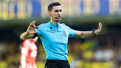  لم يدير أي مباراة رسمية قارية.. من هو أليخاندرو مونيز رويز حكم قمة الأهلي والزمالك؟