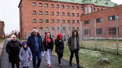 ألمانيا تعلن عن حملات لترحيل السوريين والأفغان بالتنسيق مع دمشق وكابل