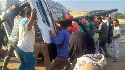 إصابة 7 أشخاص إثر انقلاب ميكروباص بطريق إسكندرية الصحراوي