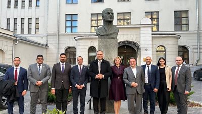 رئيس الرعاية الصحية يزور مستشفى مونيكي ومركز الطب عن بُعد بروسيا (صور)