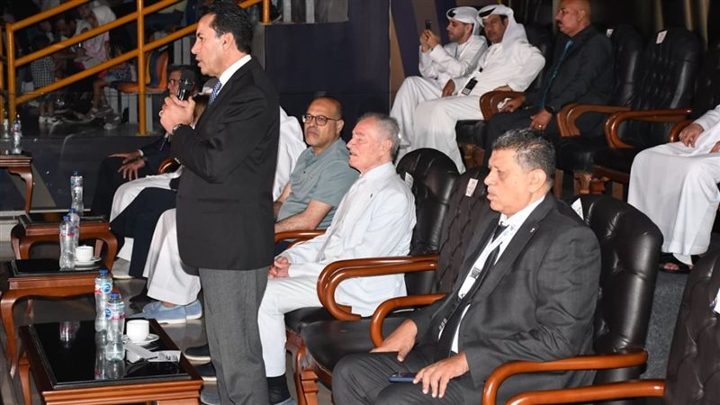 وزير الرياضة يفتتح